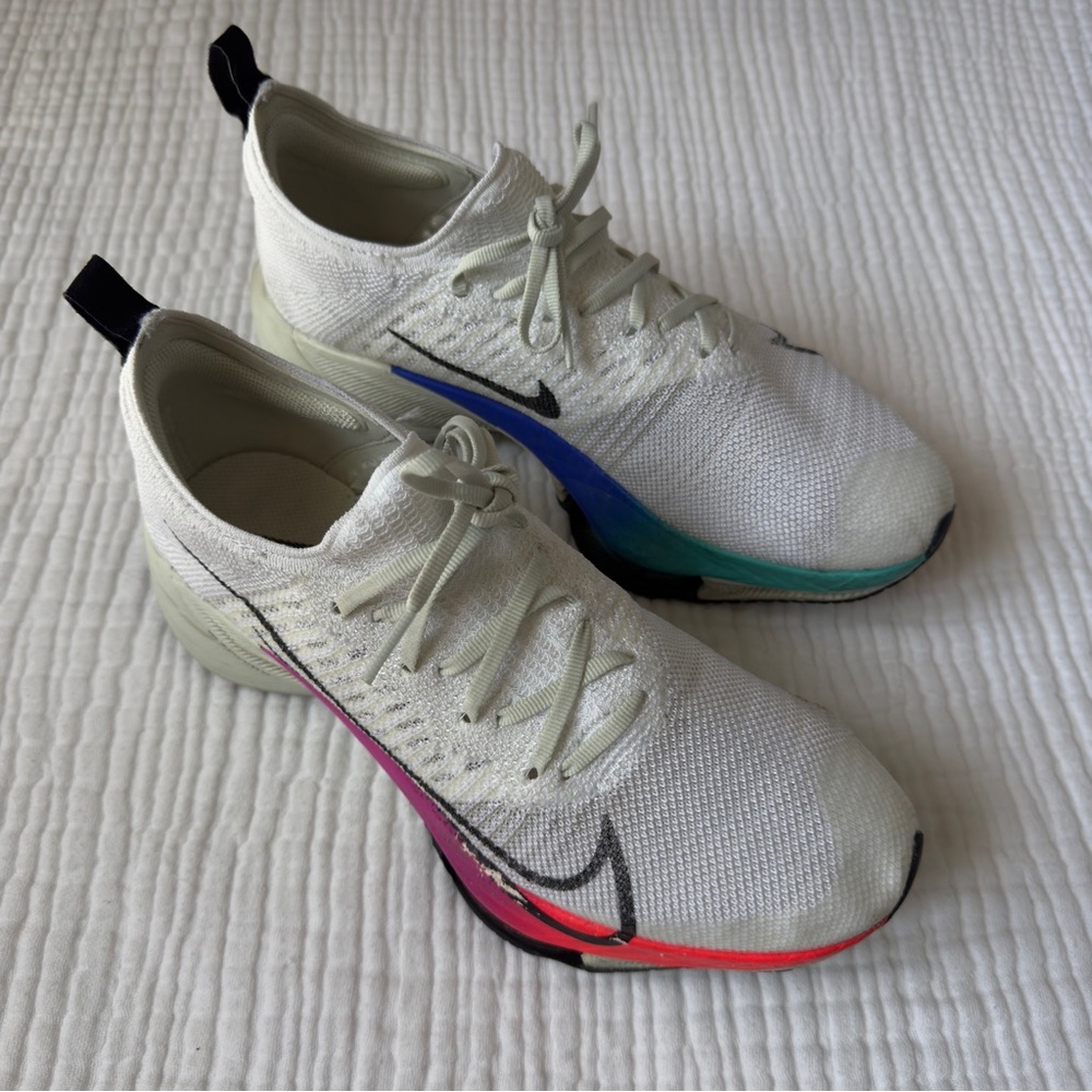 Nike Women’s Air Zoom Tempo NEXT% Flyknit 'White Hyper Violet' – Size US 9